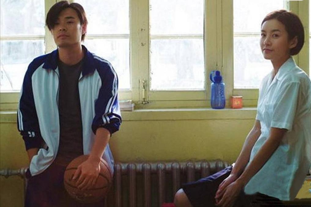 陈赫前妻许婧晒出海旅游照,陈赫前妻许婧穿搭