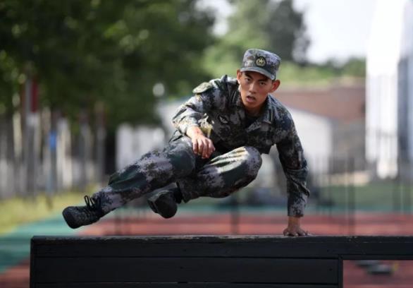 大学生公务员国考条件和标准,新政策本科学历可以报考公务员吗