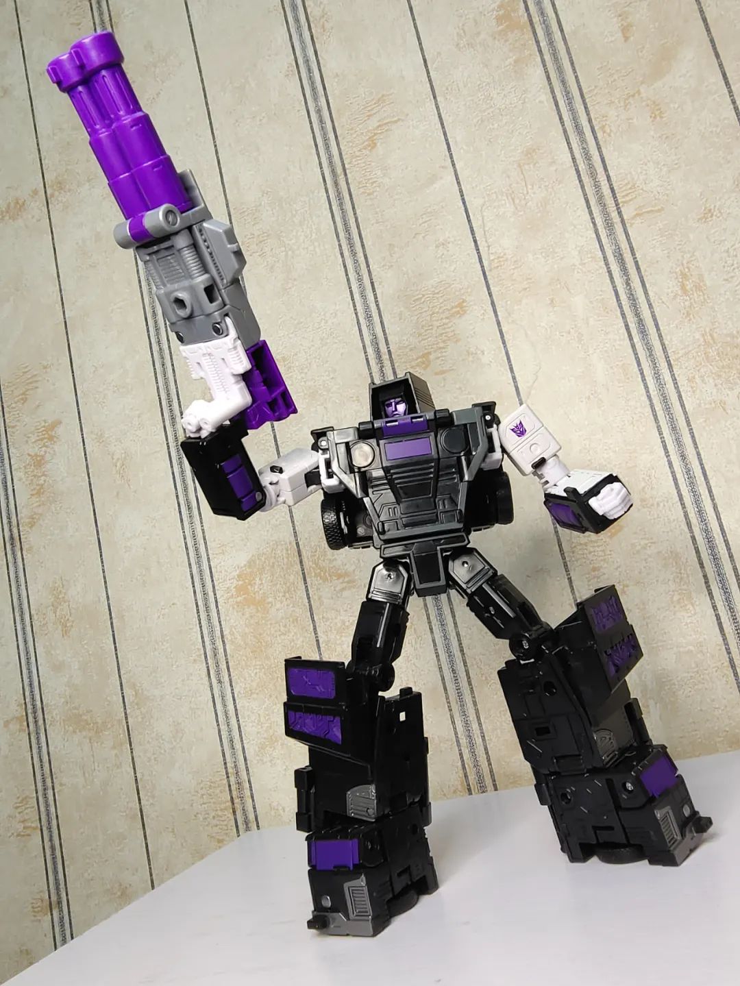 合体嘛，不寒碜——传世指挥官级汽车大师开箱测评