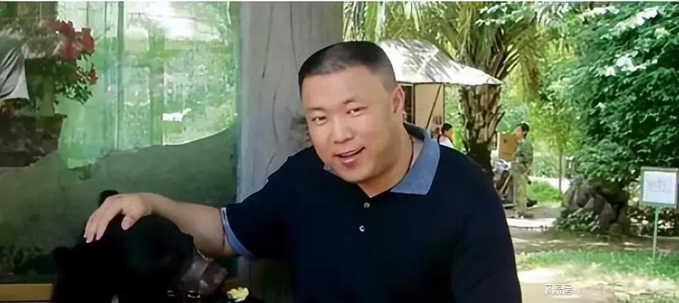 2015年加拿大：风流富豪看上女外甥美貌，谈判不成被害