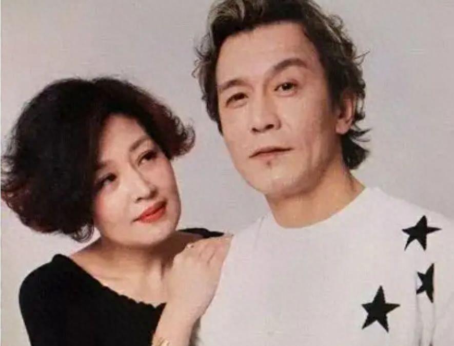 2012年春晚为什么不唱难忘今宵,2012春晚没唱难忘今宵