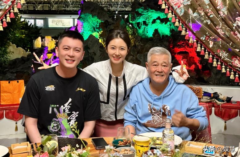 赵本山观战辽篮总决赛,辽宁男篮教练杨鸣赵本山