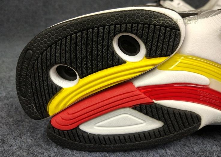 阿里纳斯篮球鞋回归,阿里纳斯篮球鞋纯黑