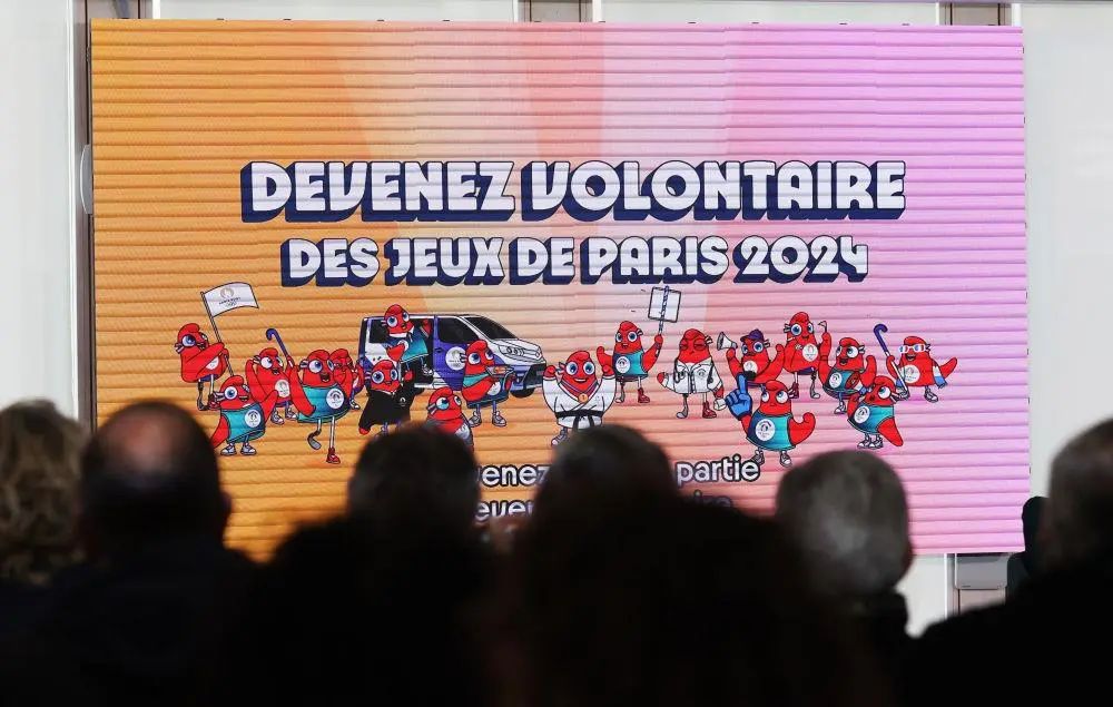 新闻热点大事件,新闻早播报15分钟