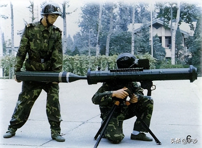 80年代部队使用的130火箭炮,中国83式履带122毫米火箭炮