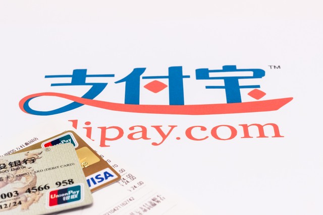 盗窃支付宝账户资金怎么定罪,支付宝转账给朋友结果发现是诈骗