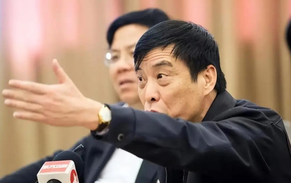 李铁案再爆黑幕，揭穿国足团结是铁谎言，名记曝国脚与教练组互殴