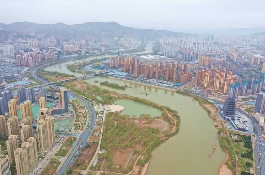 鏈潵寰堣繙浣嗚剼涓嬬殑璺彲浠ヨ嚜宸辫蛋,鏈潵鐨勮矾寰堥暱璺笂鐨勯鏅篃寰堢編