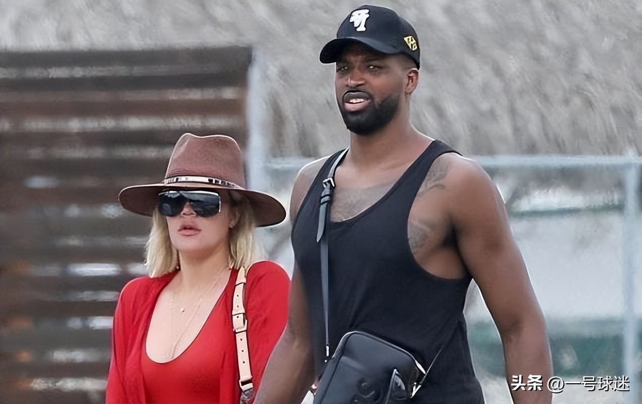 金卡戴珊新照晒超级小蛮腰,17岁的卡戴珊有多美