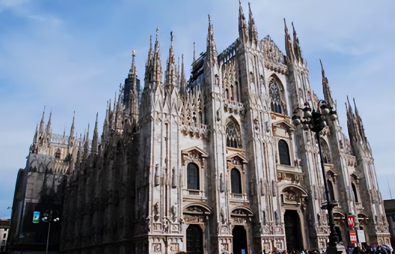 米兰大教堂塔尖的含义,米兰大教堂寓意什么
