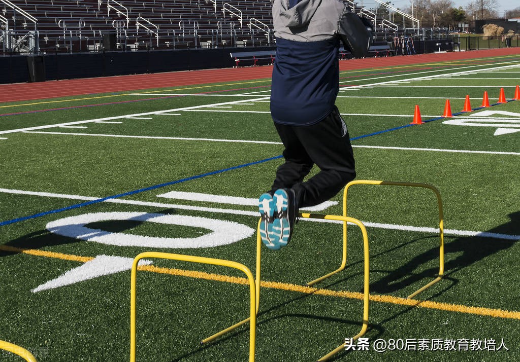 为了儿子中考体育努力练习,中考足球考试注意事项