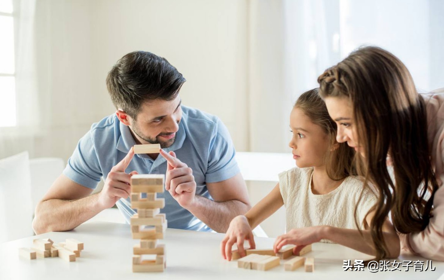 小孩子玩哪些玩具越玩越聪明,让孩子越玩越聪明的5种玩具