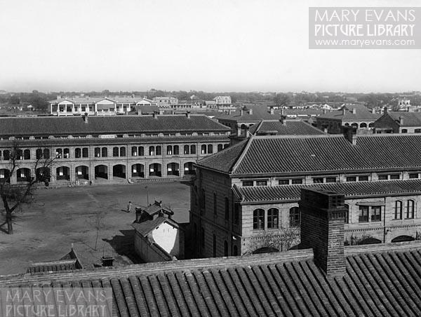 日军日记：男人饿倒在地，为了救他，我将他妻子的乳房割给他吃!