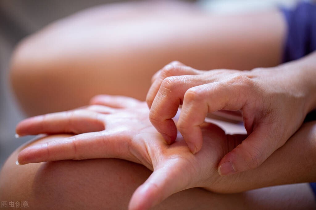 红霉素软膏可以去眼部淤青,眼部过敏用红霉素软膏可以吗