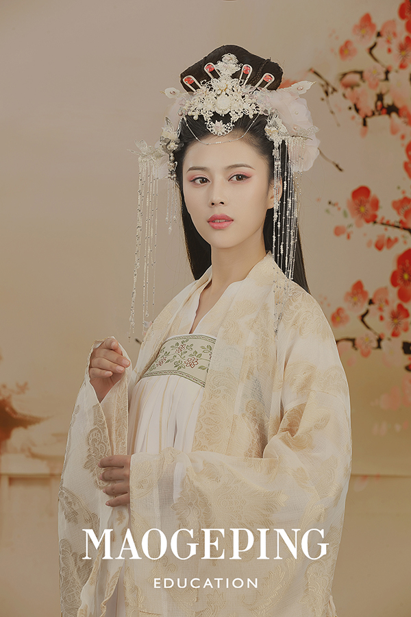 学化妆要花多少钱?选择哪所化妆培训学校好?