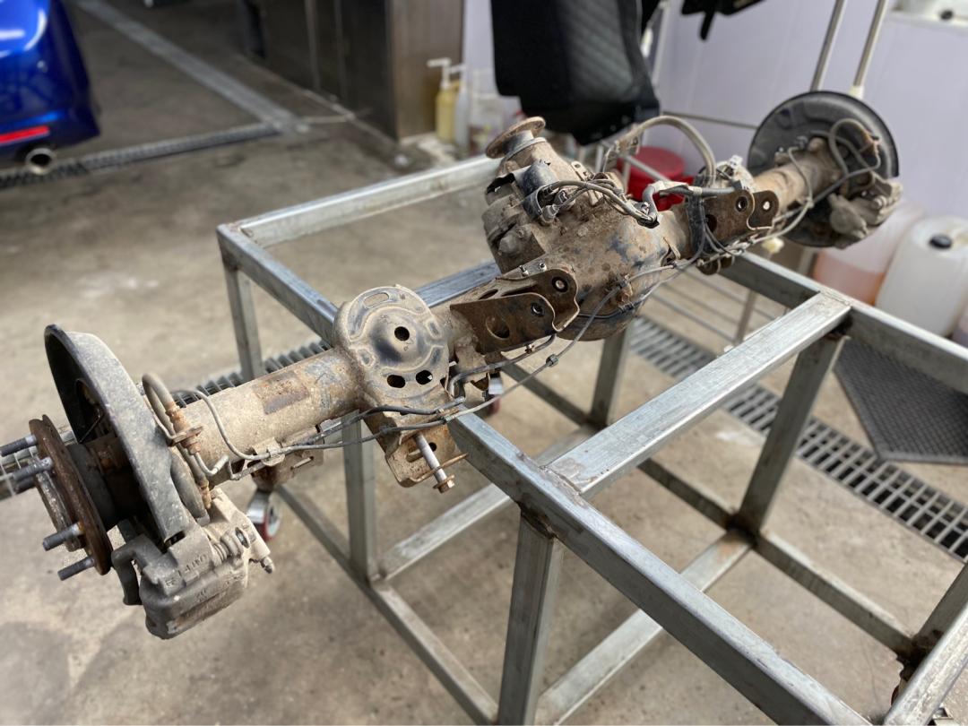 老旧丰田霸道修复,04年丰田霸道翻新改造全过程