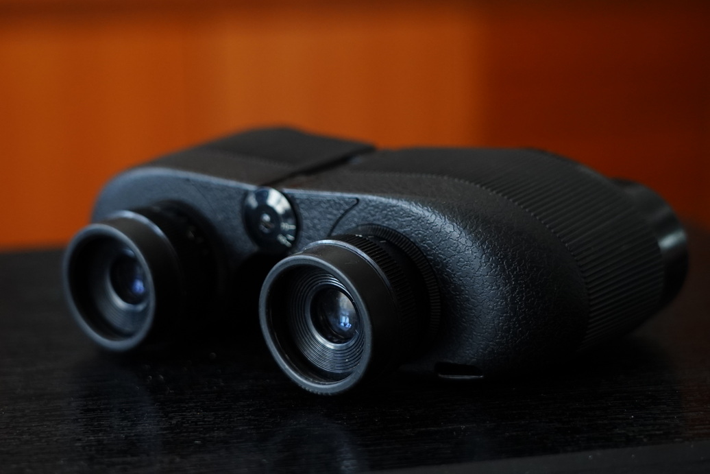 收藏了30年的望远镜,二战时期的军用高倍望远镜