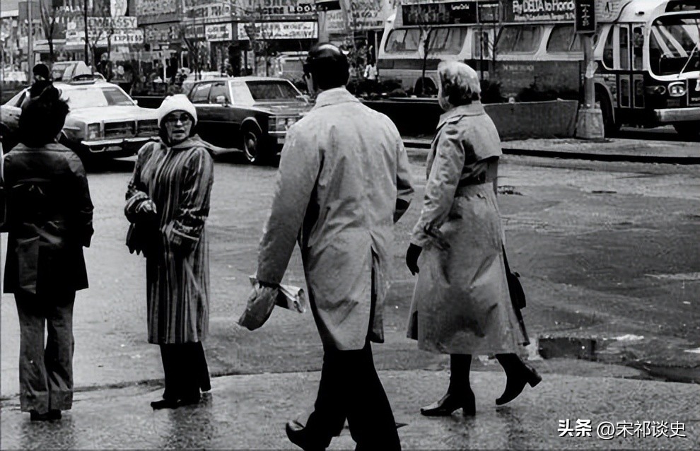 好莱坞经典电影雨中曲,好莱坞传世经典《雨中曲》