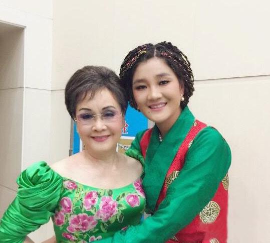 降央卓玛爆料与老公的恋爱过程,降央卓玛和她的三个孩子近况