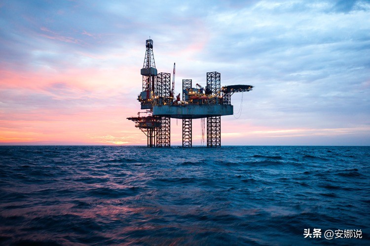 国际油价走低美指升创16个月新高,美国原油库存激增美原油连续下跌