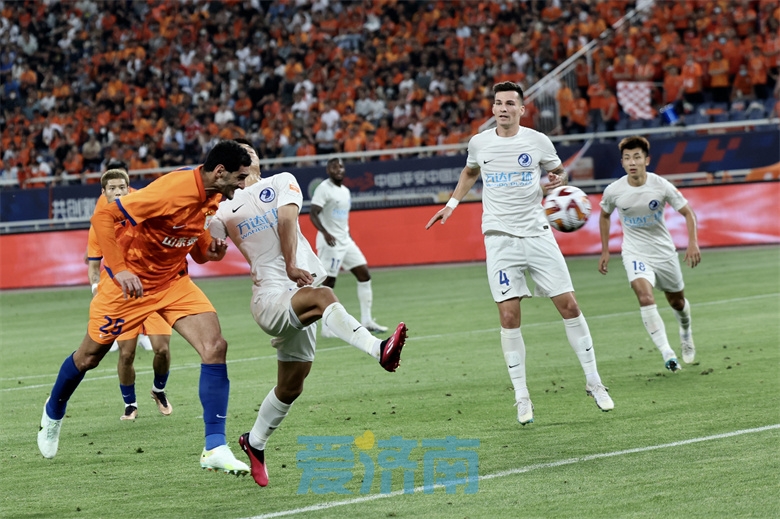 黄政宇费莱尼,山东鲁能三连胜视频