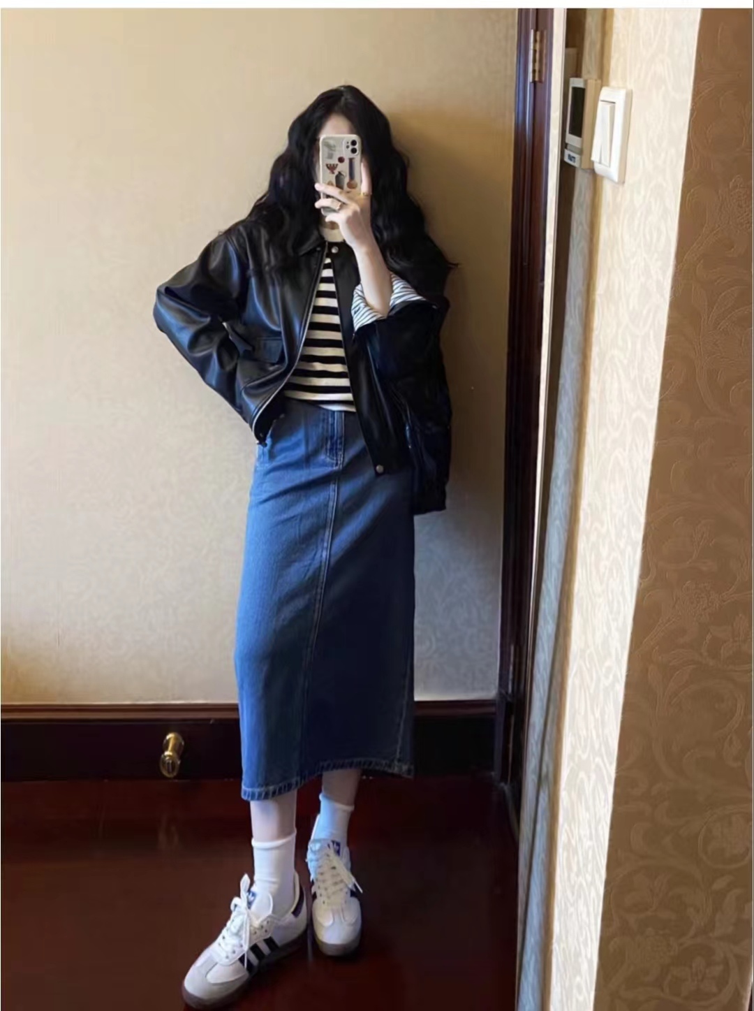 黑色皮衣套装甜酷风,皮衣复古风穿搭