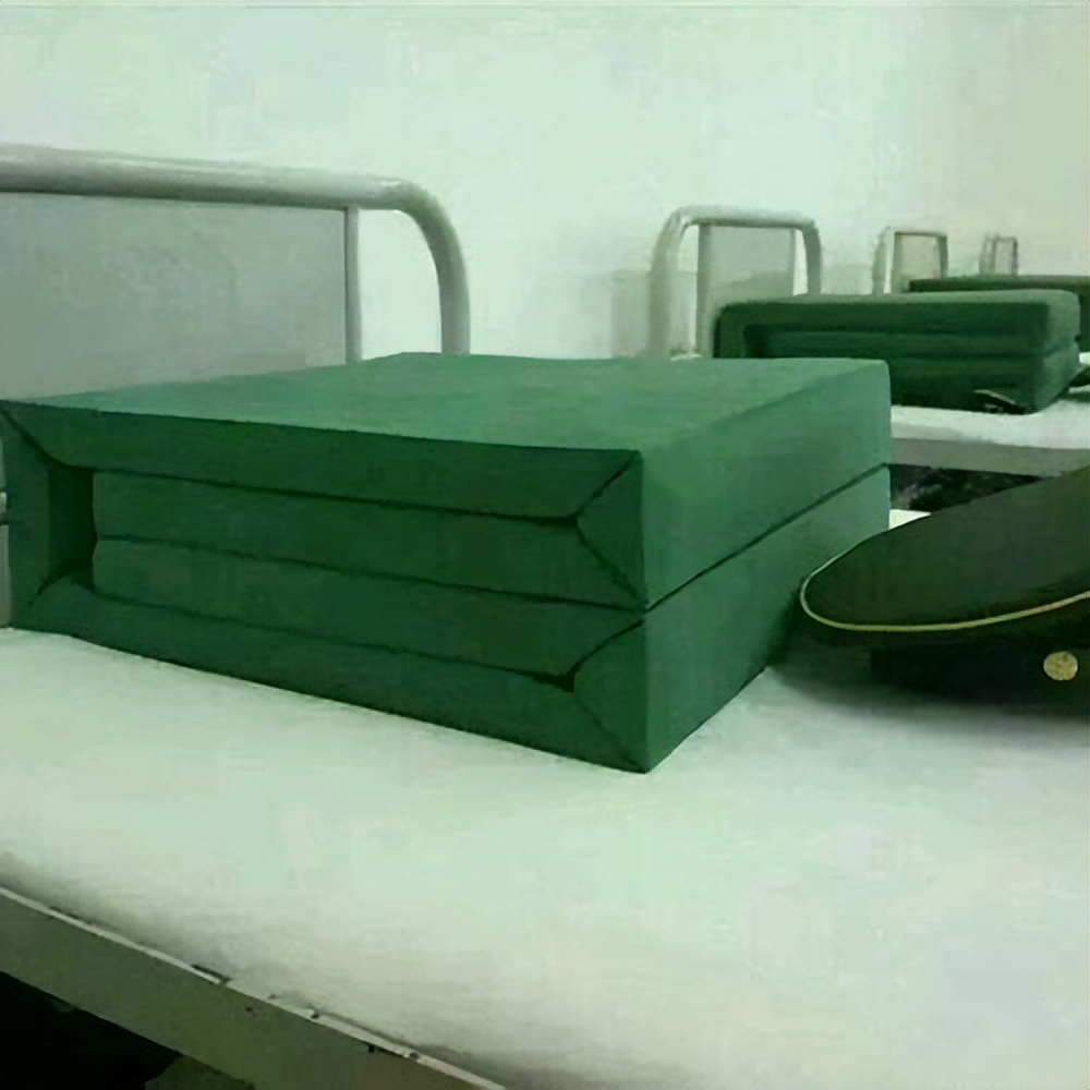当过兵的床单,你知道部队的床单为啥是白色的吗