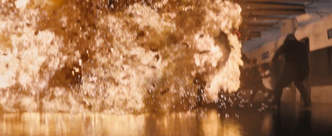 这R级片真过瘾.....