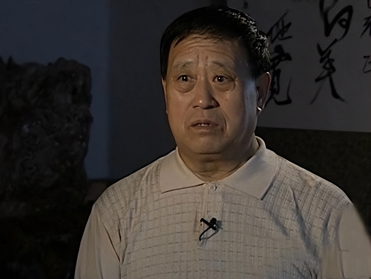 内蒙好司机王占奎：雪夜救老头，获赠小泥球，36年后发现价值2亿