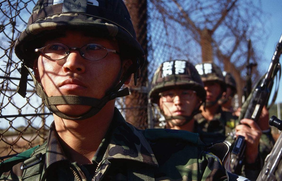 文在寅韩国军事,韩媒报道文在寅参加中日韩会议