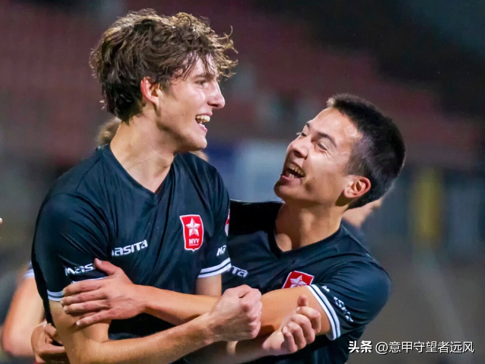 每日转会：荷兰传奇中场俩儿子齐跳槽弟弟签荷甲豪强哥哥去比乙