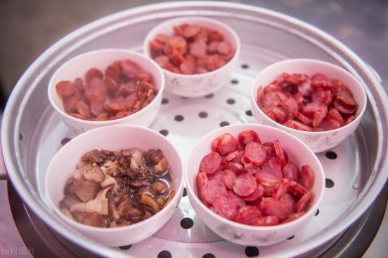 腊肠是蒸的好还是煮的好,腊肠到底是蒸还是煮好