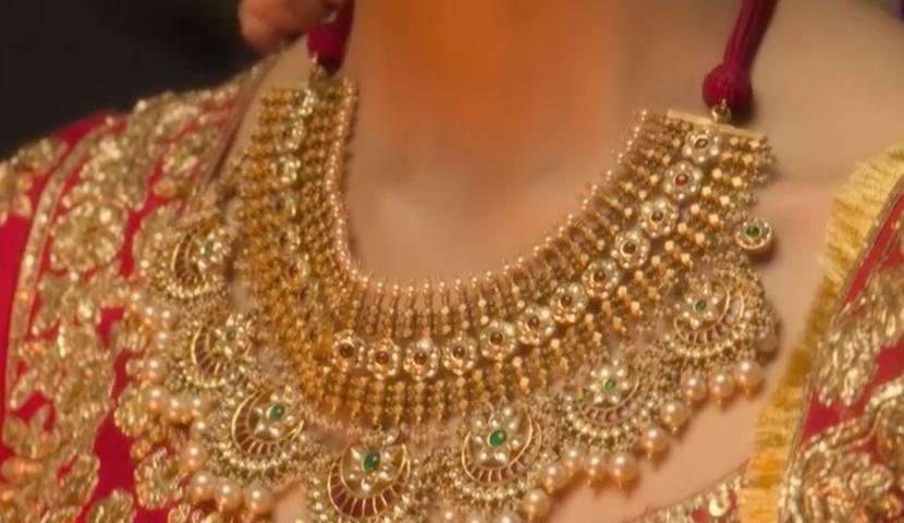 看脸就够的印度电影绝美女主,绝症妻为丈夫物色绝美续弦娇妻