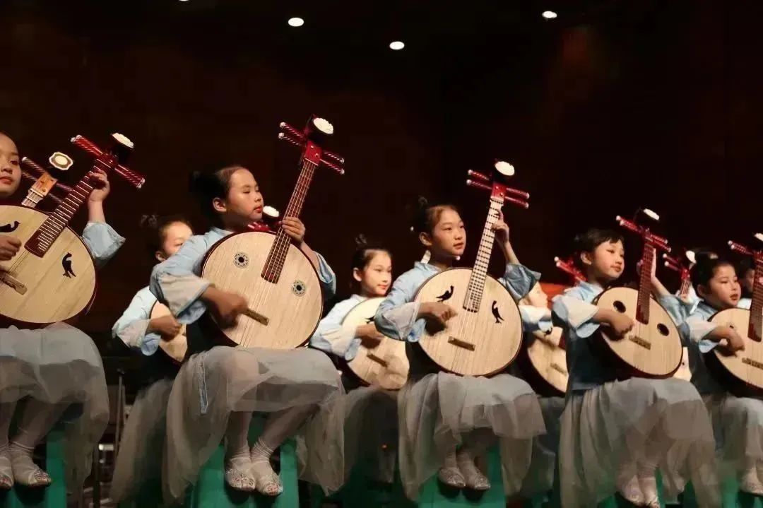 精一民族小学2006级,精一老师