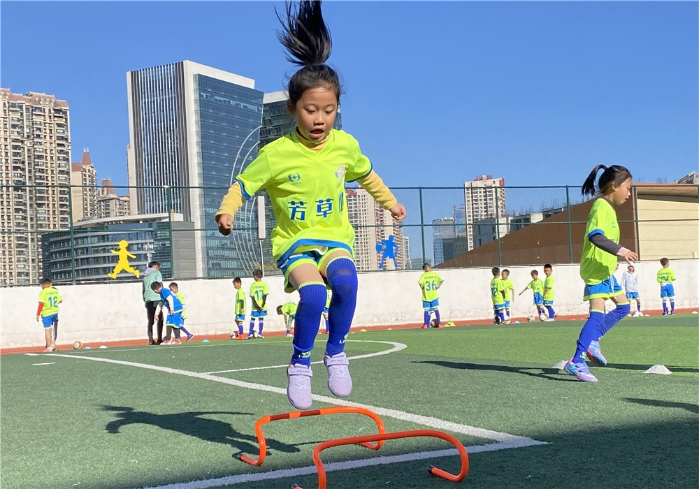 云南省昆明市第六届校园足球联赛,昆明市西山区芳草地国际学校