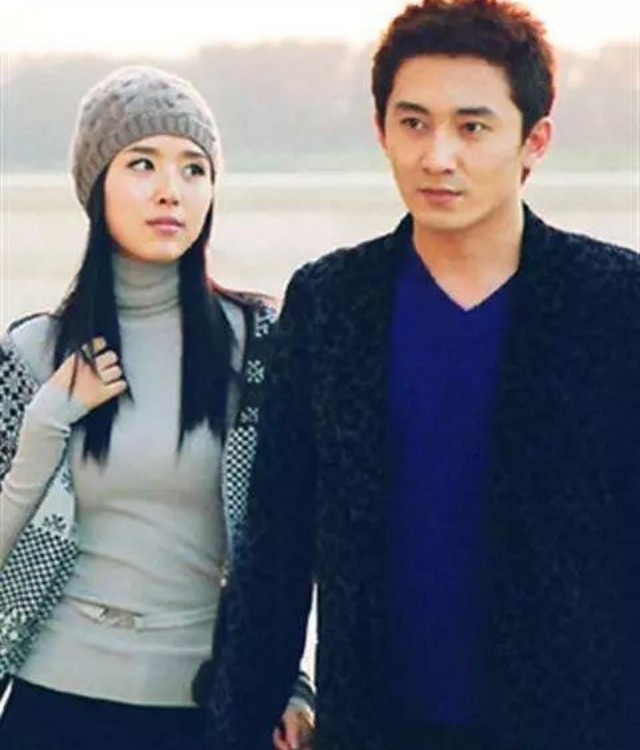 陈昊颜丹晨夫妻同框综艺节目访谈,颜丹晨挺大孕肚游泳