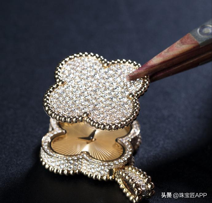 腕表里的珠宝刺客?30款脑洞大开的隐秘式腕表,看完我被种草了