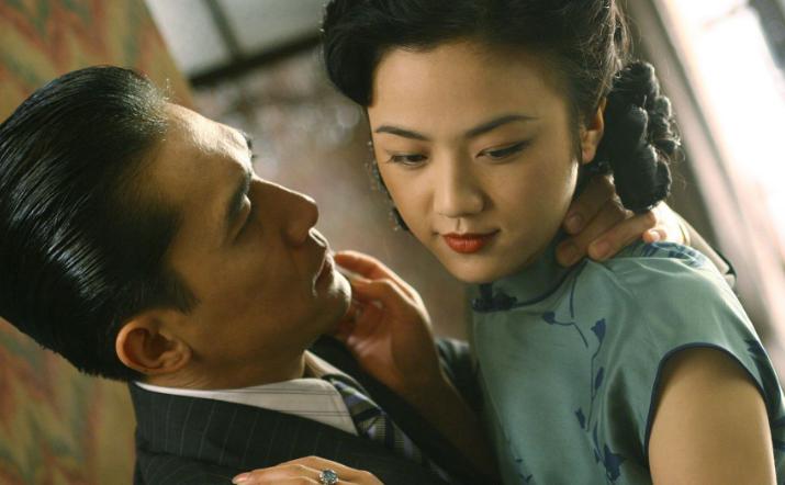 《色戒》的真相：汤唯曾承认和梁朝伟来真的，他很专业，不需替身