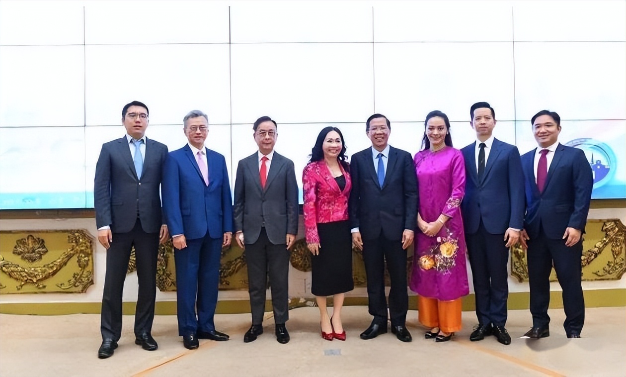 越南女首富与李嘉诚,越南女首富跟李嘉诚