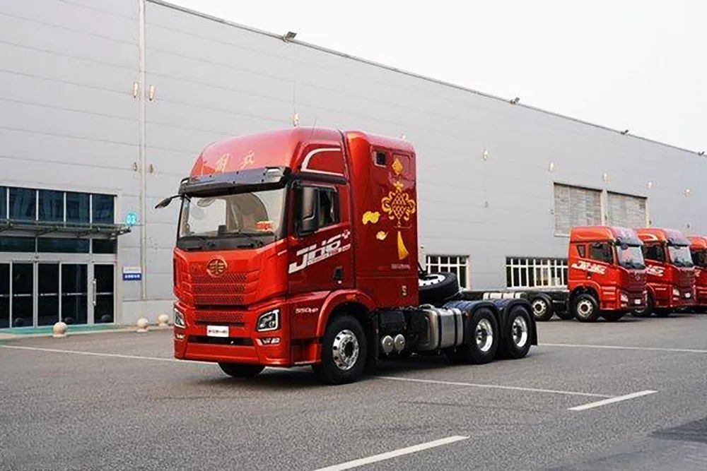 国产平头卡车改生活舱,平头卡车加长版生活舱