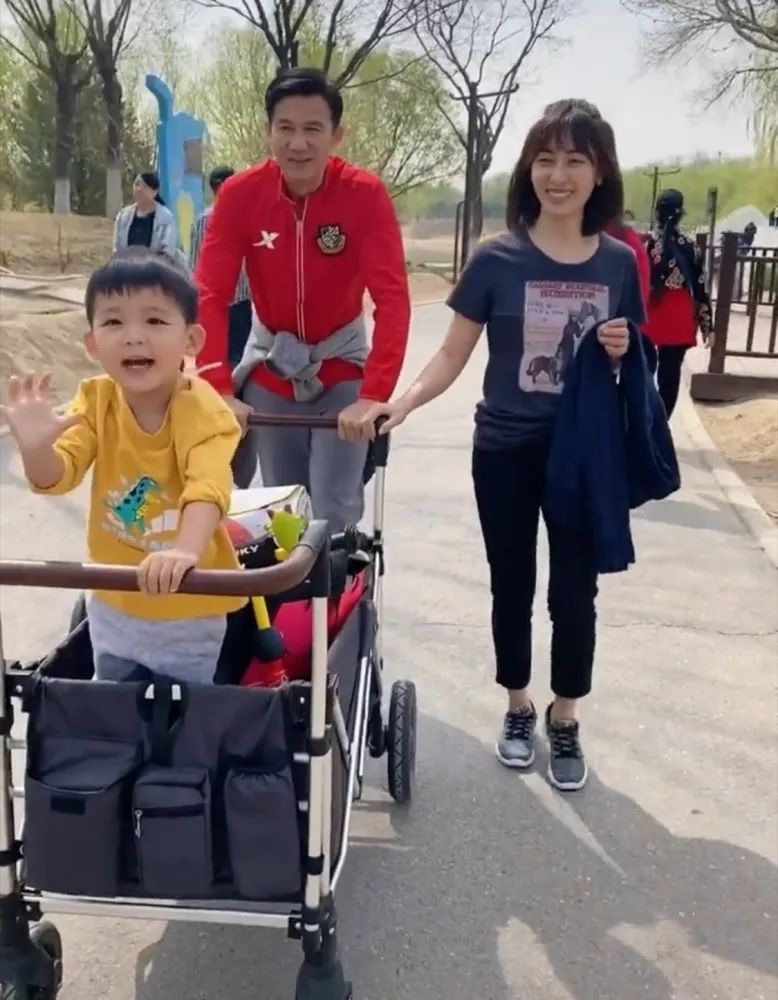 香港感染新冠病毒死亡的明星,港星感染肺炎名单