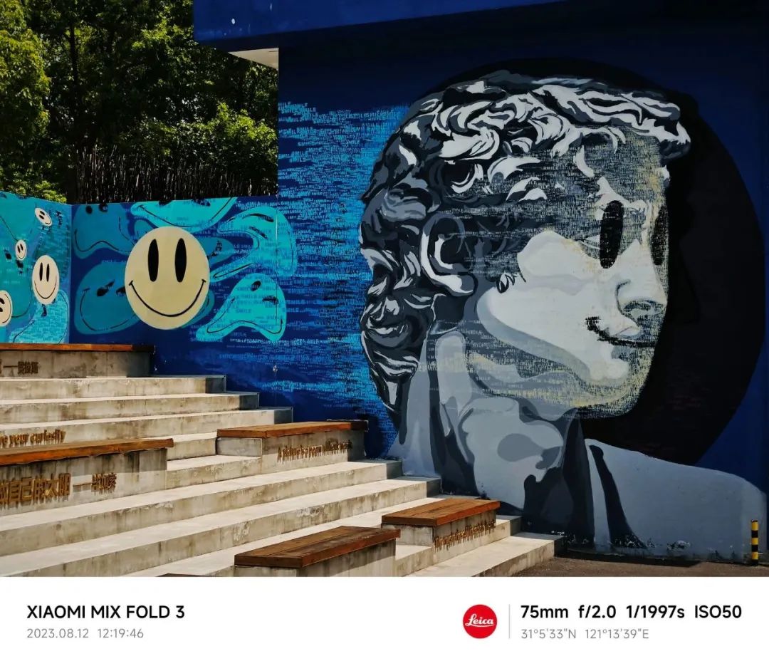 小米mixfold3长焦微距对比华为,关注色彩