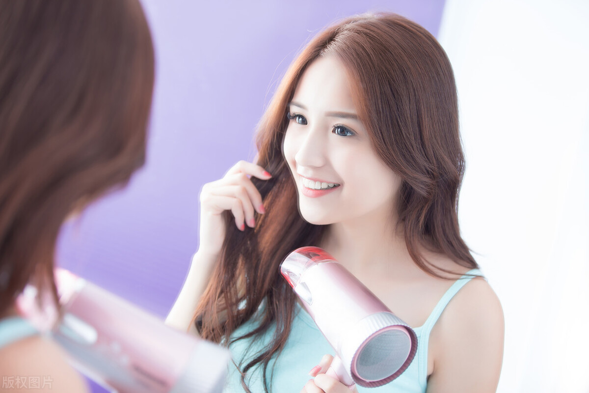 吹头发秘诀,怎么吹头发不毛躁5个方法要牢记