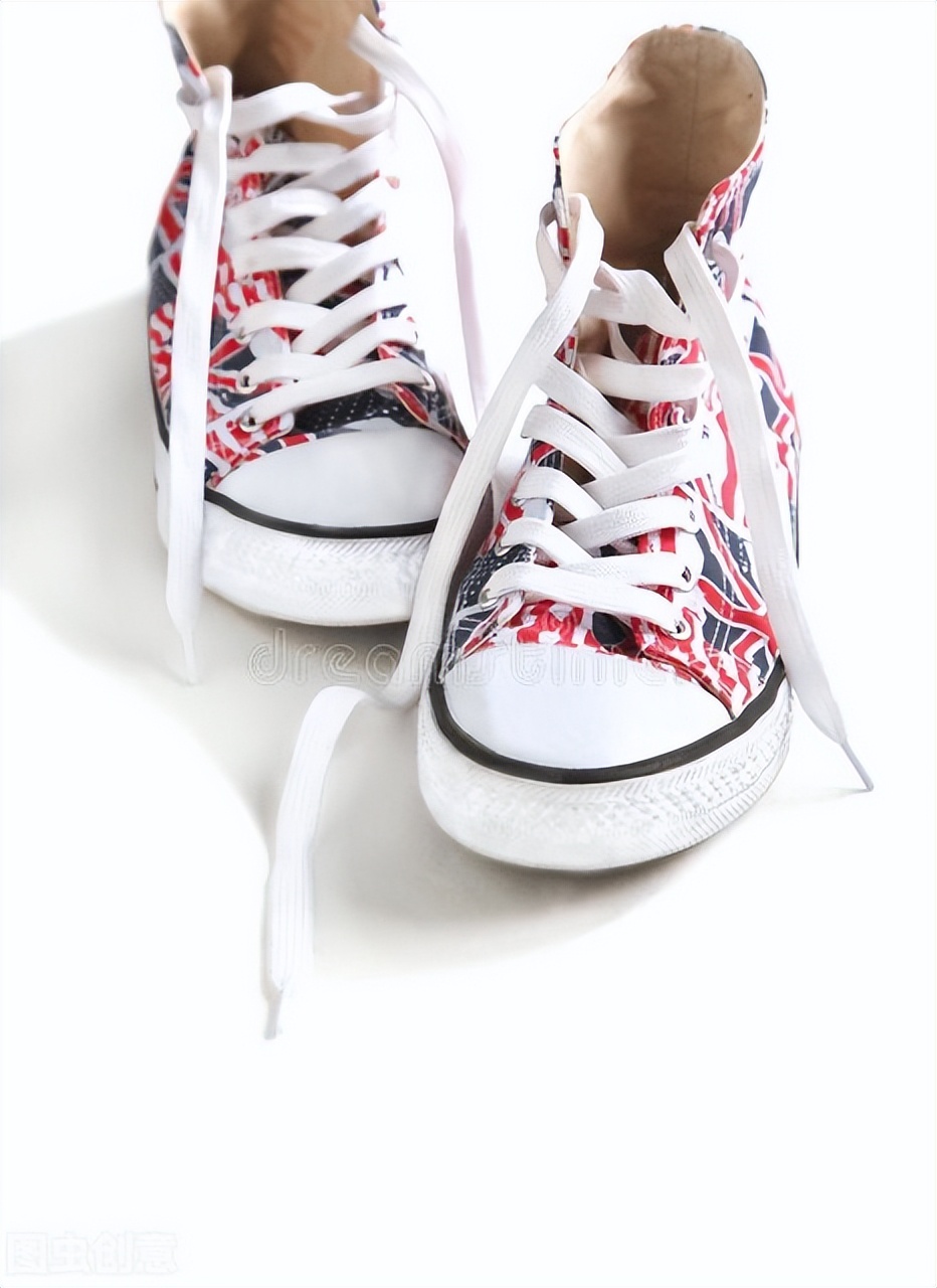 如何清洗球鞋干净且不伤鞋,球鞋白边脏了怎么洗鞋