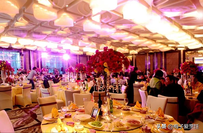 郑州富豪嫁女儿,郑州富豪嫁女儿陪嫁劳斯莱斯