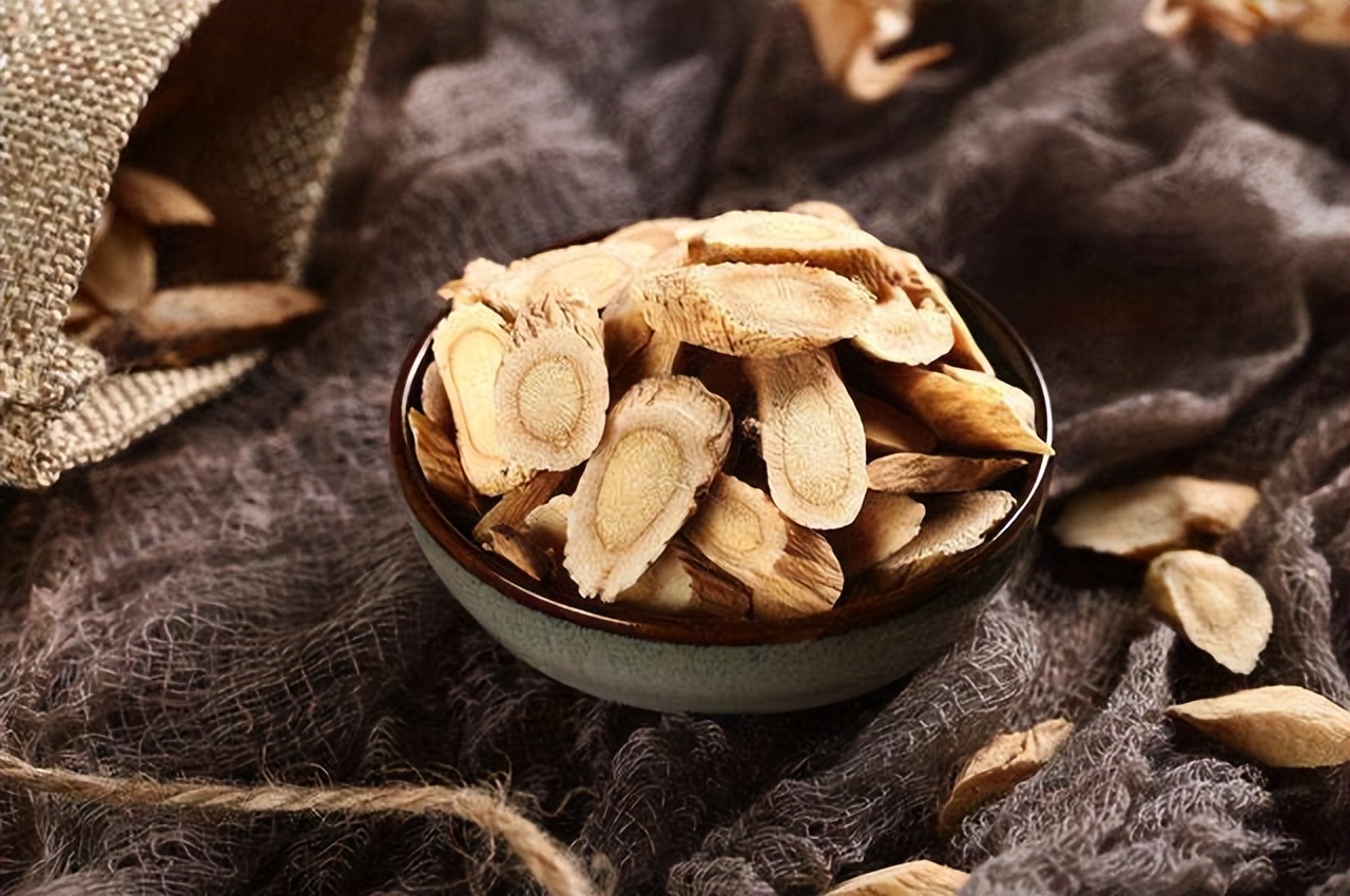 黄芪为什么不适合上火的人吃,关于黄芪的养生知识