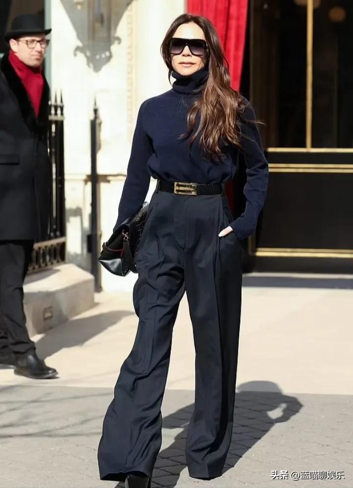 妮可拉蓝色皮裙,妮可拉布鲁克林红毯