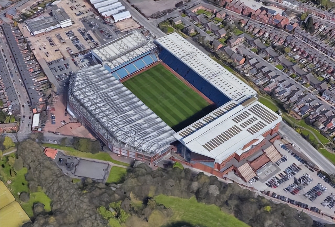 差距64653，英超第51队与曼联主场座位差距超过伦敦碗和酋长球场