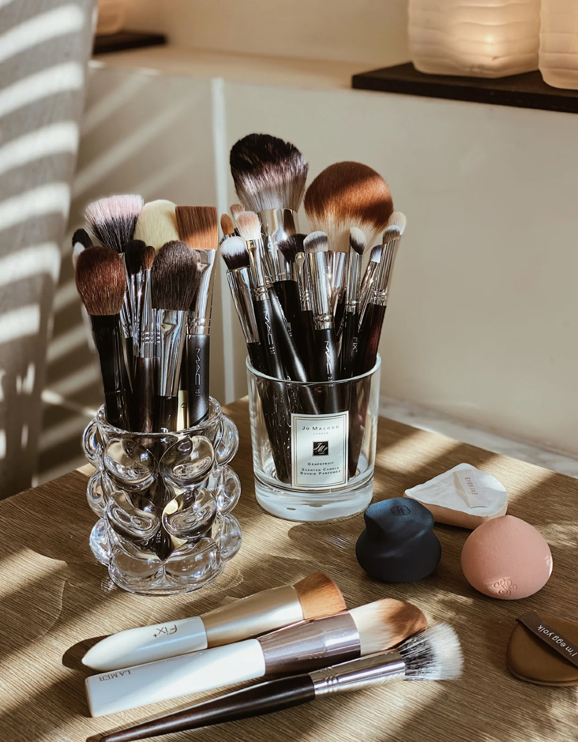 皮肤容易暗沉长痘怎么化妆,经常化妆护肤推荐什么精华