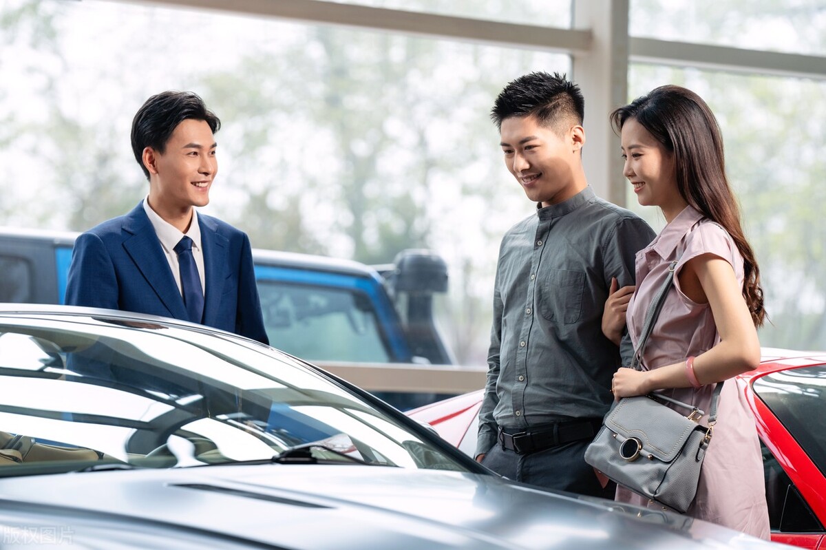 4s店分期与全款买车的区别,4s店买车分期和全款的区别